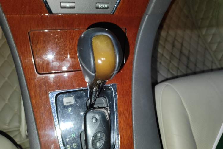 Used Lexus ES 2010 350 Prestige Edition Gear Lever