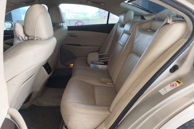 Used Lexus ES 2010 240 Luxury Edition Left Rear Seat