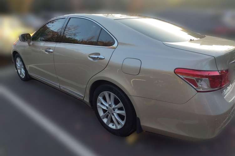 Used Lexus ES 2010 240 Elegant Edition Rear Left 45 Deg