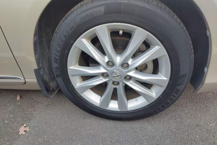 Used Lexus ES 2010 240 Elegant Edition Right Front Wheel Hub