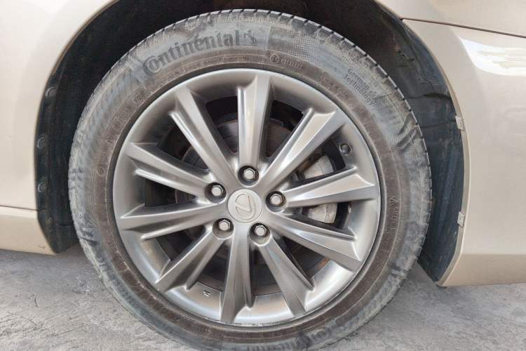 Used Lexus ES 2010 240 Luxury Edition Right Front Wheel Hub