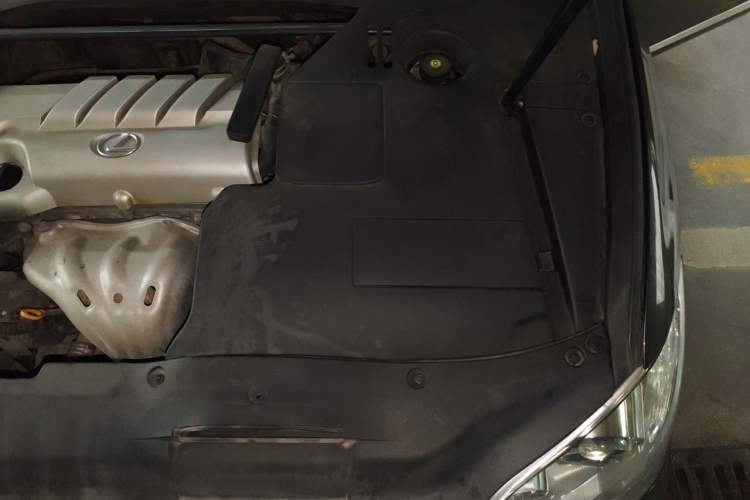 Used Lexus ES 2010 240 Elegant Edition Engine Bay Left