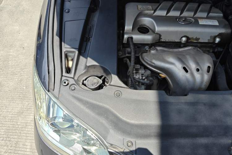 Used Lexus ES 2010 240 Elegant Edition Engine Bay Right