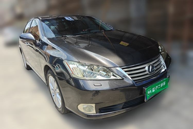 Used Lexus ES 2010 240 Elegant Edition Front Right 45 Deg