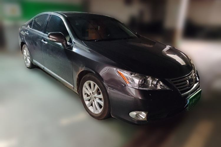Used Lexus ES 2010 240 Elegant Edition Front Right 45 Deg