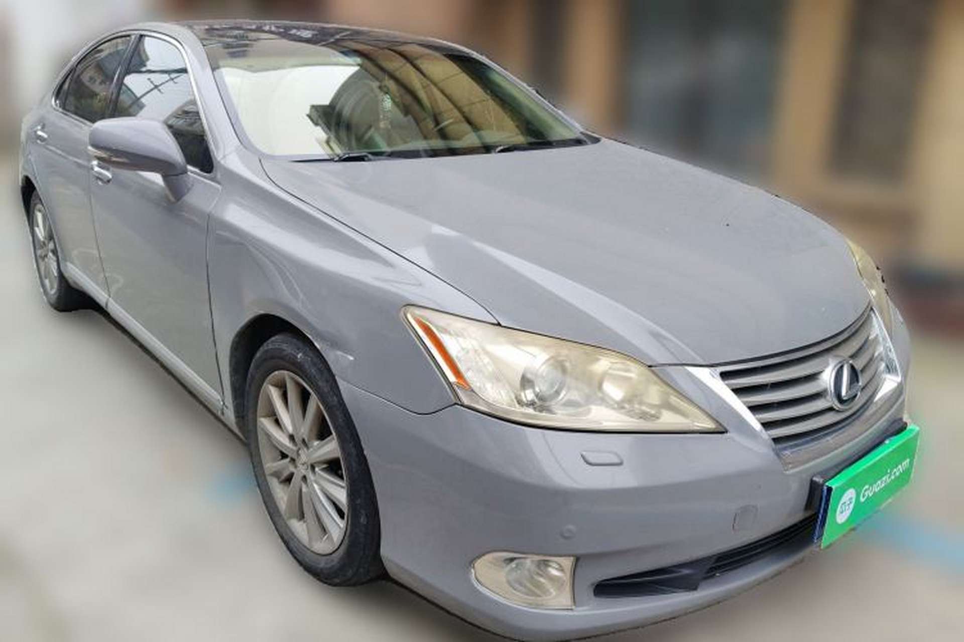 Used Lexus ES 2010 240 Luxury Edition Front Right 45 Deg