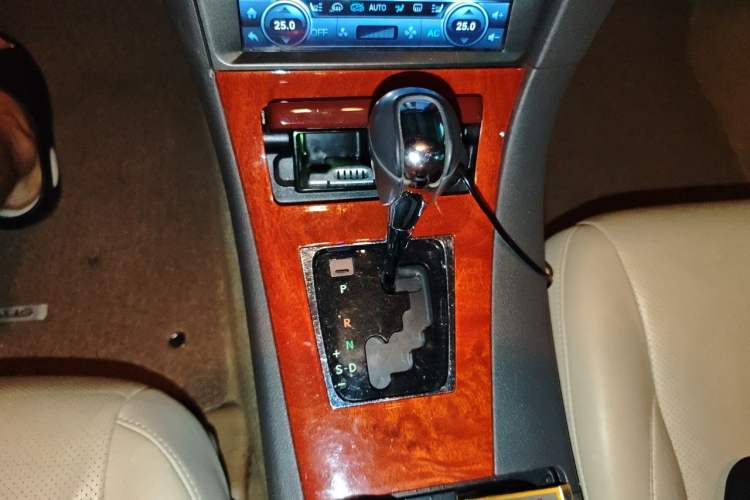 Used Lexus ES 2010 240 Elegant Edition Gear Lever
