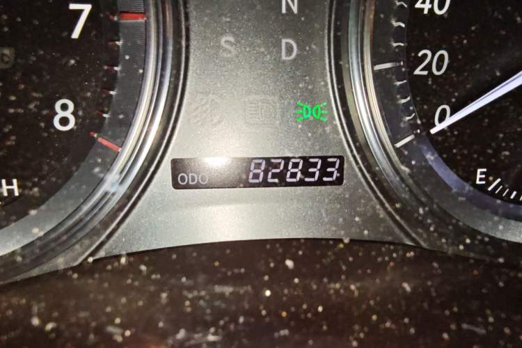 Used Lexus ES 2010 240 Elegant Edition Odometer Close Up