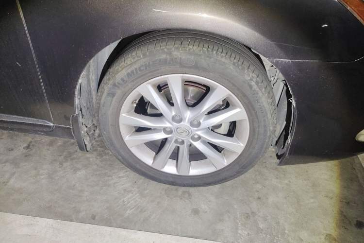 Used Lexus ES 2010 240 Elegant Edition Right Front Wheel Hub