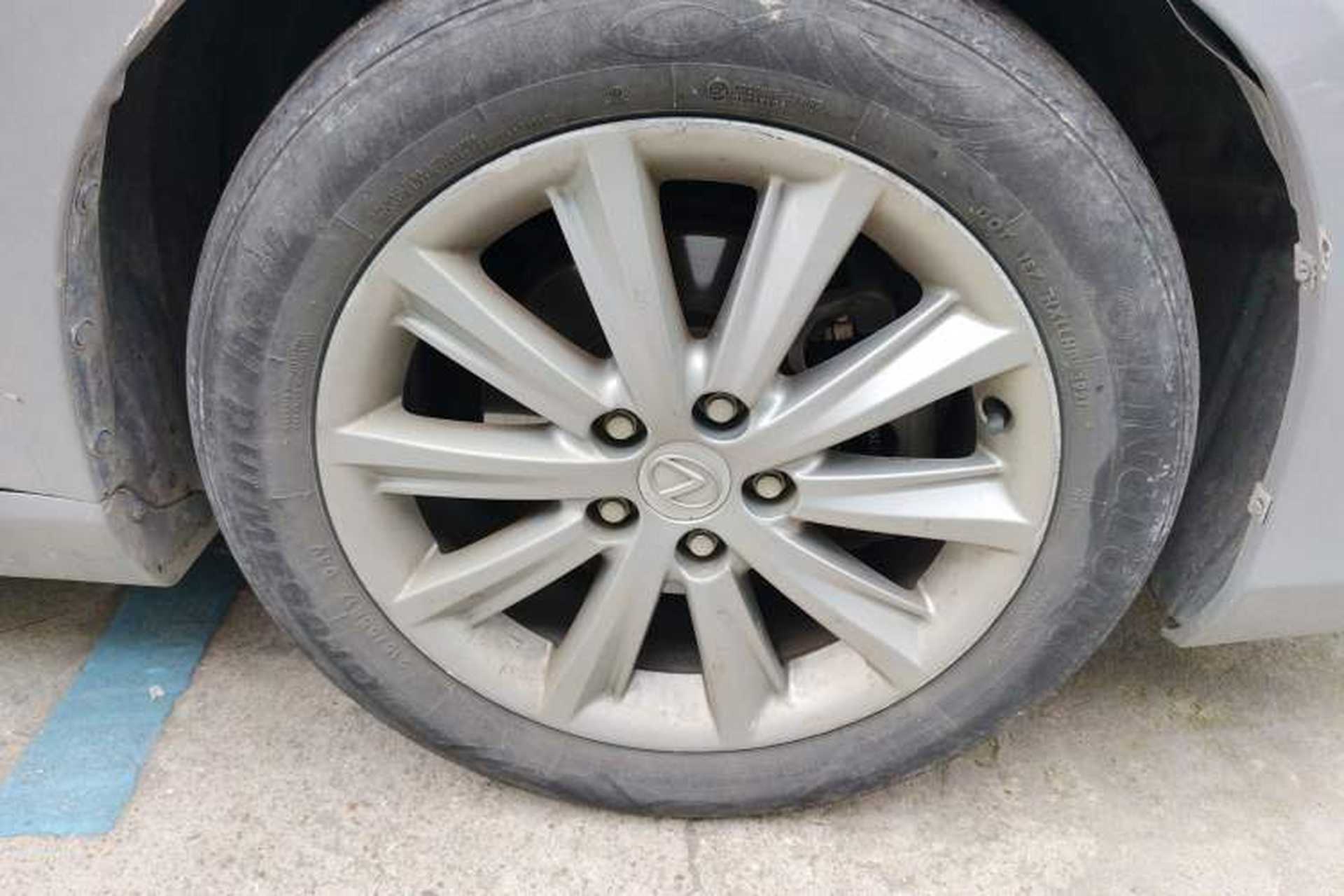 Used Lexus ES 2010 240 Luxury Edition Right Front Wheel Hub