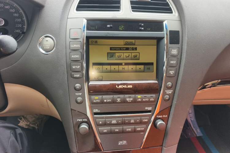 Used Lexus ES 2010 350 Luxury Edition Audio And AC Panel