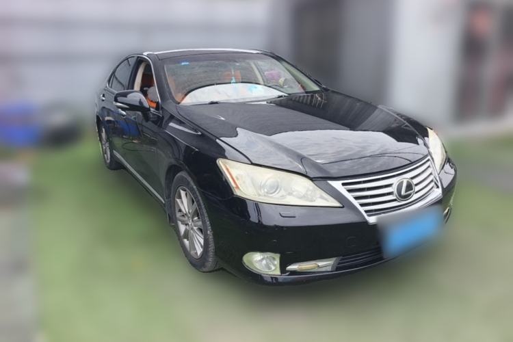Used Lexus ES 2010 350 Luxury Edition Front Right 45 Deg