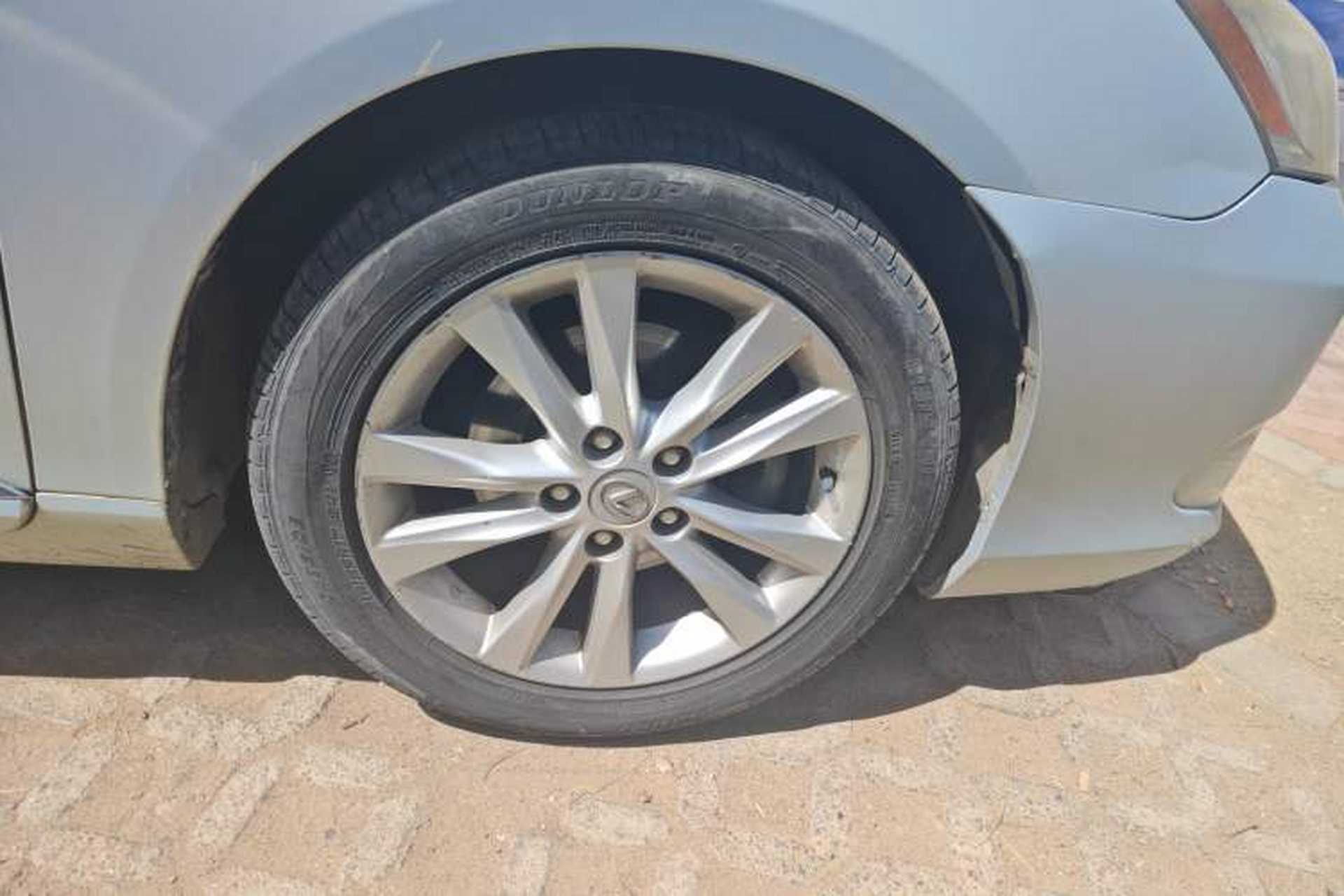 Used Lexus ES 2010 240 Elegant Edition Right Front Wheel Hub