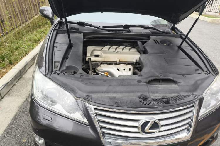 Used Lexus ES 2010 240 Elegant Edition Engine Bay Right