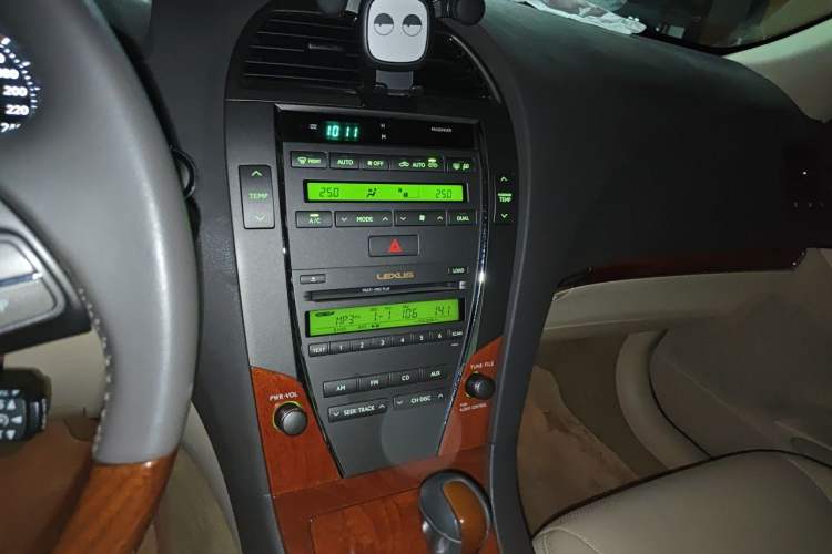 Used Lexus ES 2010 350 Elegant Edition Audio And AC Panel