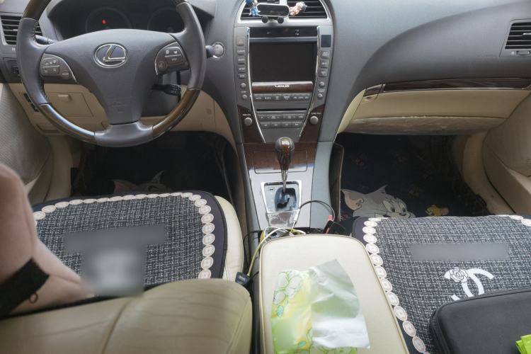 Used Lexus ES 2010 240 Luxury Edition Center Console