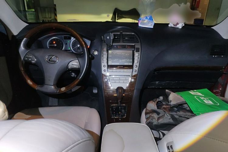 Used Lexus ES 2010 240 Luxury Edition Center Console