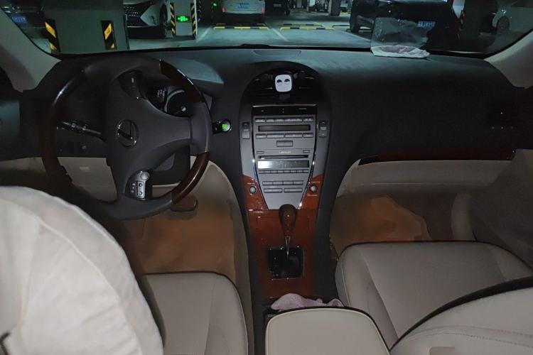 Used Lexus ES 2010 350 Elegant Edition Center Console