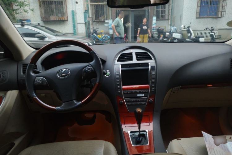 Used Lexus ES 2010 240 Luxury Edition Center Console