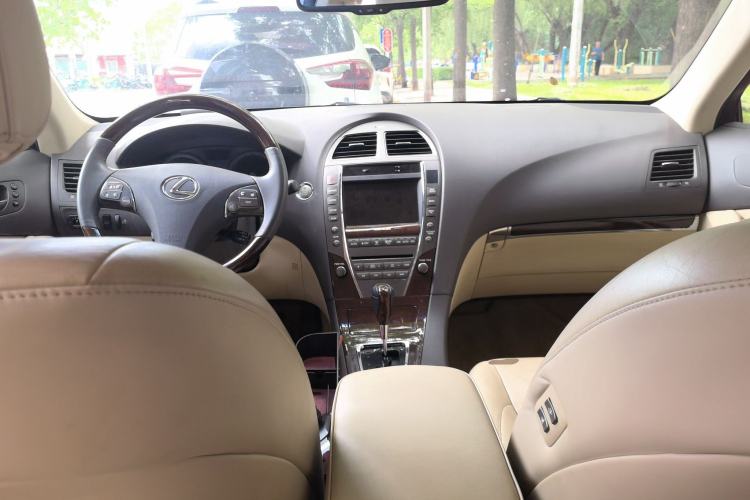 Used Lexus ES 2010 240 Luxury Edition Center Console