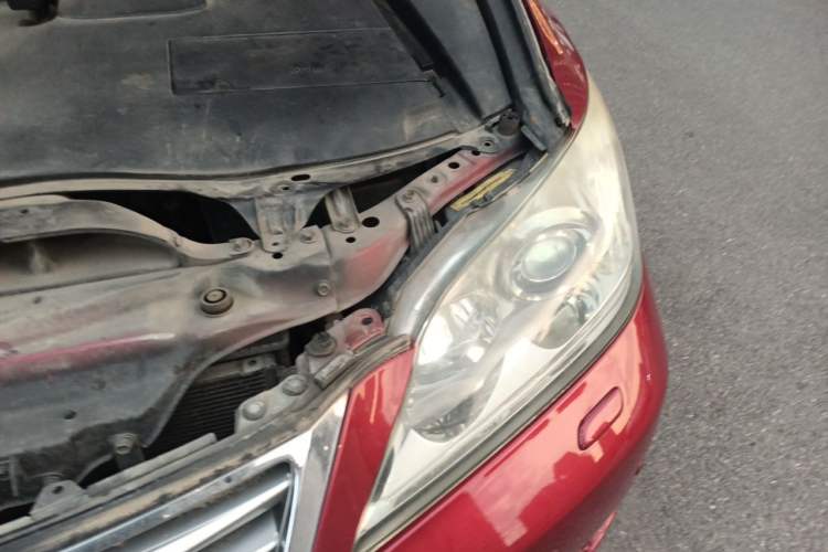 Used Lexus ES 2010 240 Elegant Edition Engine Bay Left