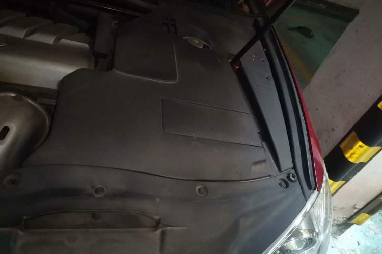 Used Lexus ES 2010 240 Luxury Edition Engine Bay Left