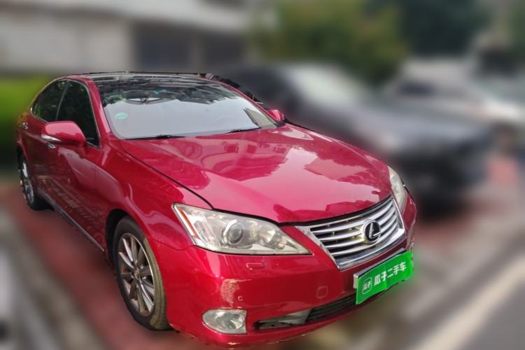 Used Lexus ES 2010 240 Luxury Edition Front Right 45 Deg
