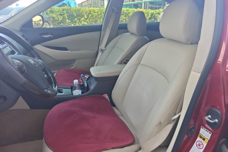 Used Lexus ES  Left Front Seat