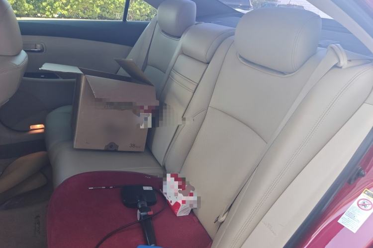 Used Lexus ES  Left Rear Seat