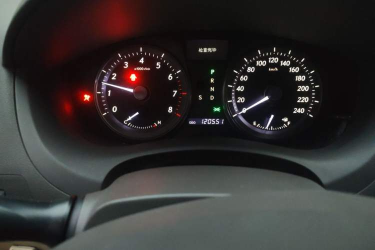 Used Lexus ES 2010 240 Luxury Edition Odometer Close Up