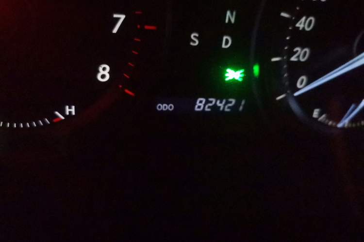 Used Lexus ES 2010 240 Luxury Edition Odometer Close Up