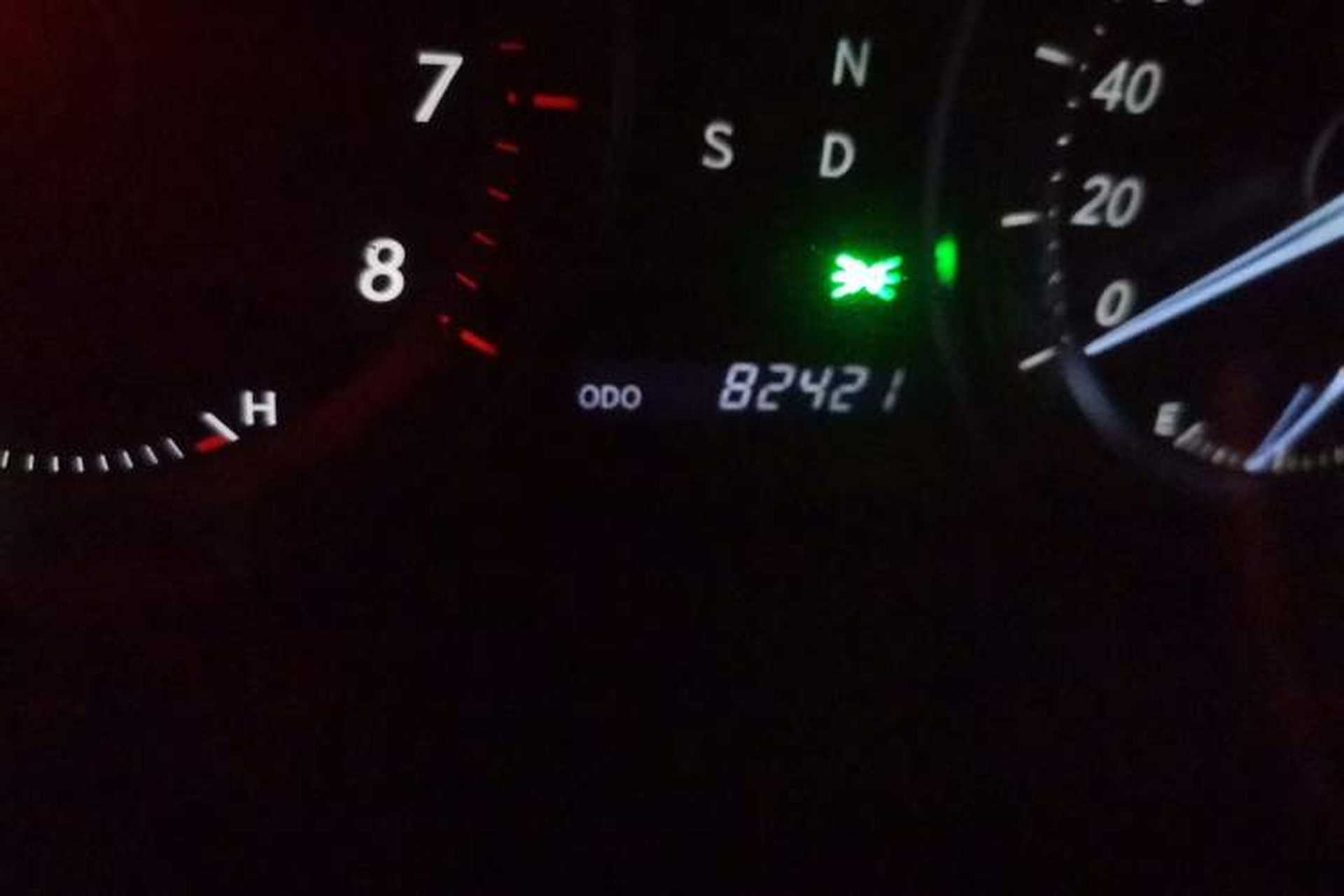 Used Lexus ES 2010 240 Luxury Edition Odometer Close Up