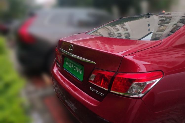 Used Lexus ES 2010 240 Luxury Edition Rear Right 45 Deg