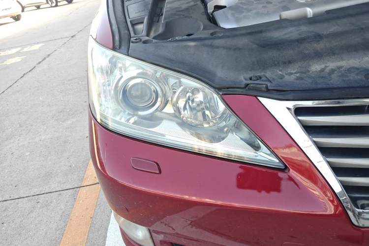 Used Lexus ES  Right Front Headlight