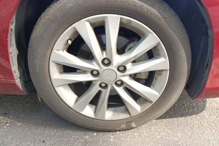 Used Lexus ES 2010 240 Elegant Edition Right Front Wheel Hub