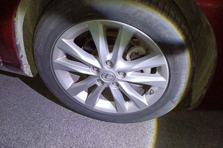 Used Lexus ES 2010 240 Elegant Edition Right Front Wheel Hub