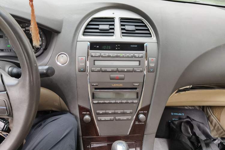 Used Lexus ES 2010 240 Elegant Edition Audio And AC Panel