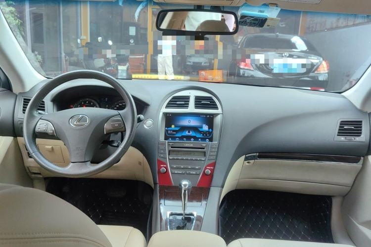 Used Lexus ES 2010 240 Elegant Edition Center Console