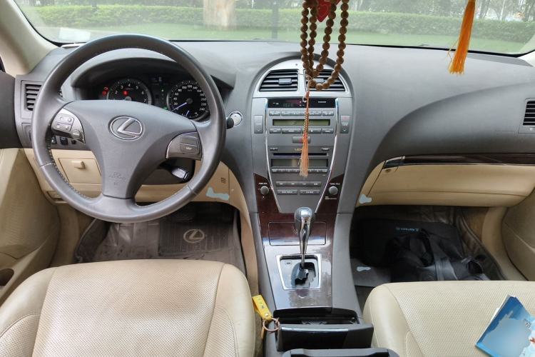 Used Lexus ES 2010 240 Elegant Edition Center Console