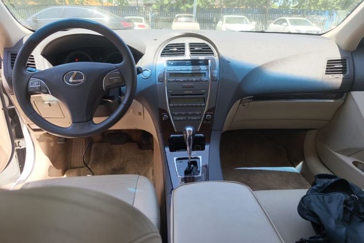 Used Lexus ES 2010 240 Elegant Edition Center Console