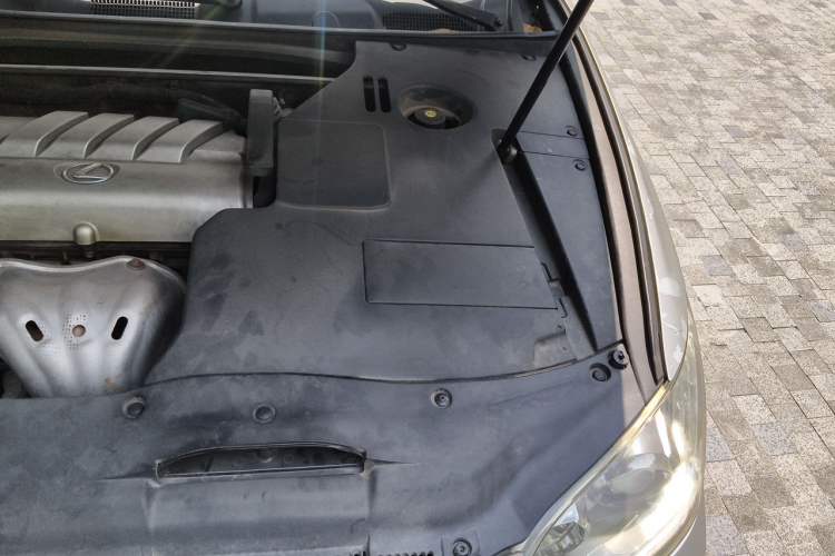 Used Lexus ES 2010 240 Elegant Edition Engine Bay Left