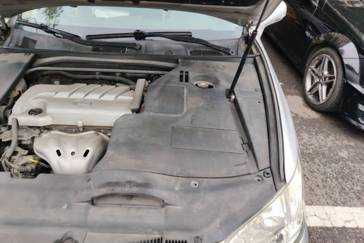 Used Lexus ES 2010 240 Elegant Edition Engine Bay Left