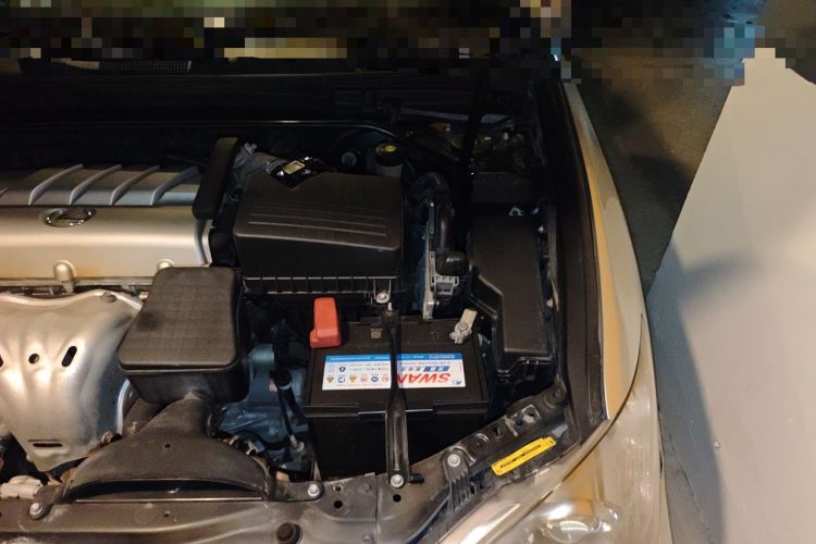 Used Lexus ES 2010 240 Luxury Edition Engine Bay Left