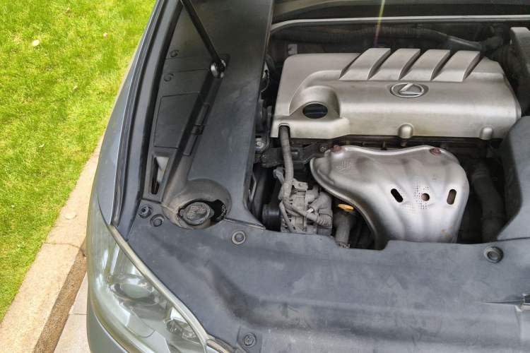 Used Lexus ES 2010 240 Elegant Edition Engine Bay Right