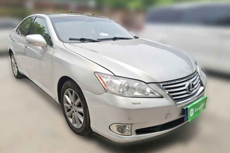Used Lexus ES 2010 240 Luxury Edition Front Right 45 Deg