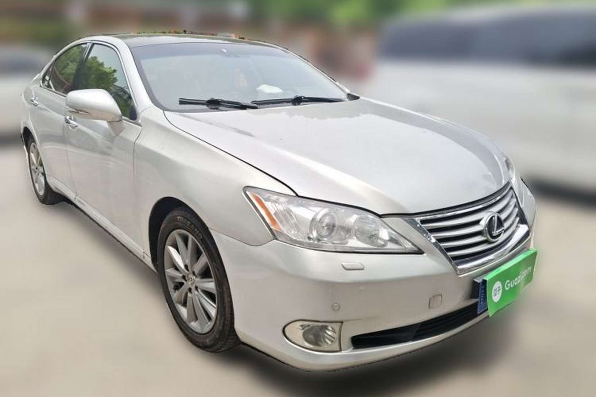 Used Lexus ES 2010 240 Luxury Edition Front Right 45 Deg
