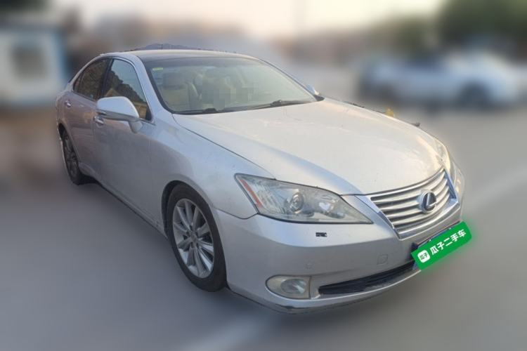 Used Lexus ES 2010 350 Elegant Edition Front Right 45 Deg