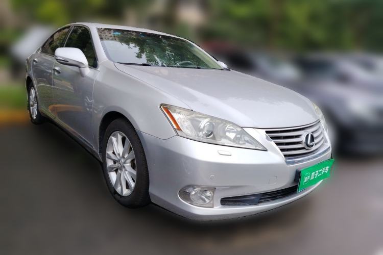 Used Lexus ES 2010 240 Elegant Edition Front Right 45 Deg
