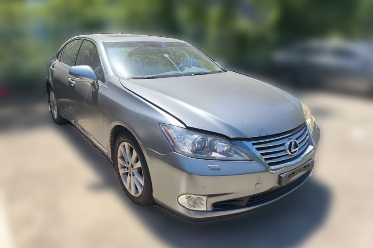Used Lexus ES 2010 240 Elegant Edition Front Right 45 Deg
