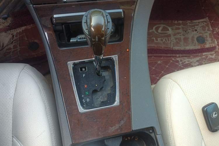 Used Lexus ES 2010 350 Elegant Edition Gear Lever